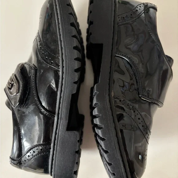 Little boy dress shoes size 11.5, all leather and rubber sole - Picture 3 of 6